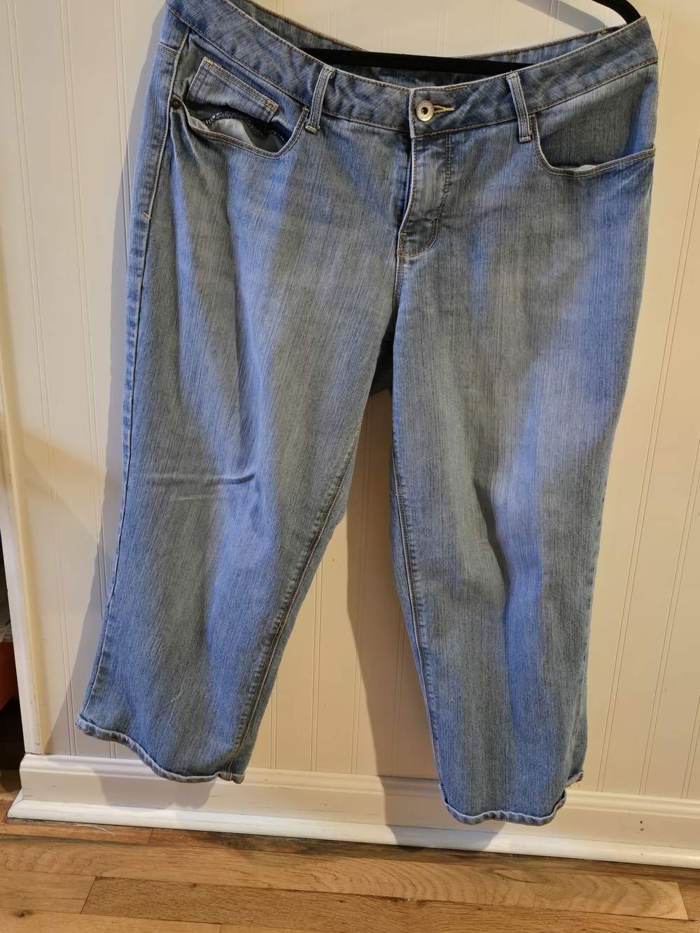 Faded Glory Light Blue Cropped Women's Jeans